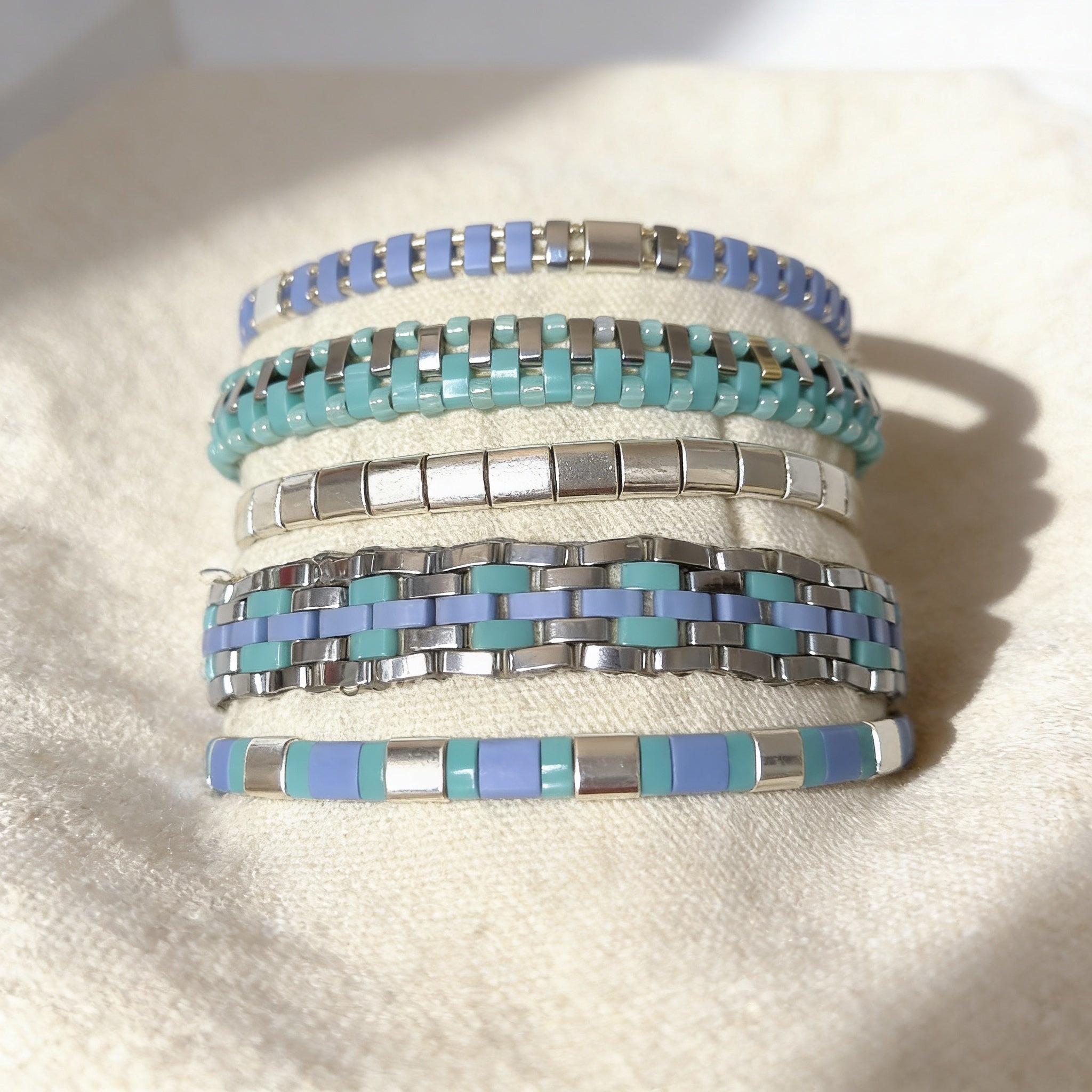 aura flow collection set in mint and silver colors 